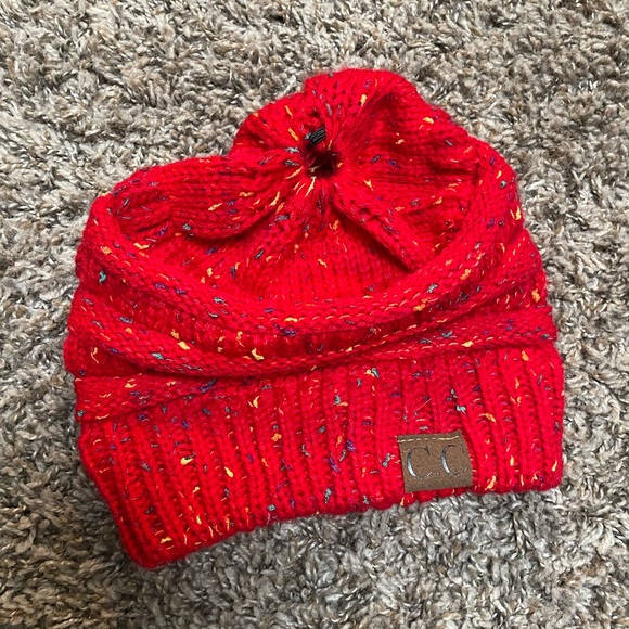 C.C Ponytail Beanie (NWOT) - Picture 3 of 4